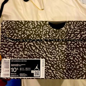 10.5 men’s air Jordan 3 barely used with box